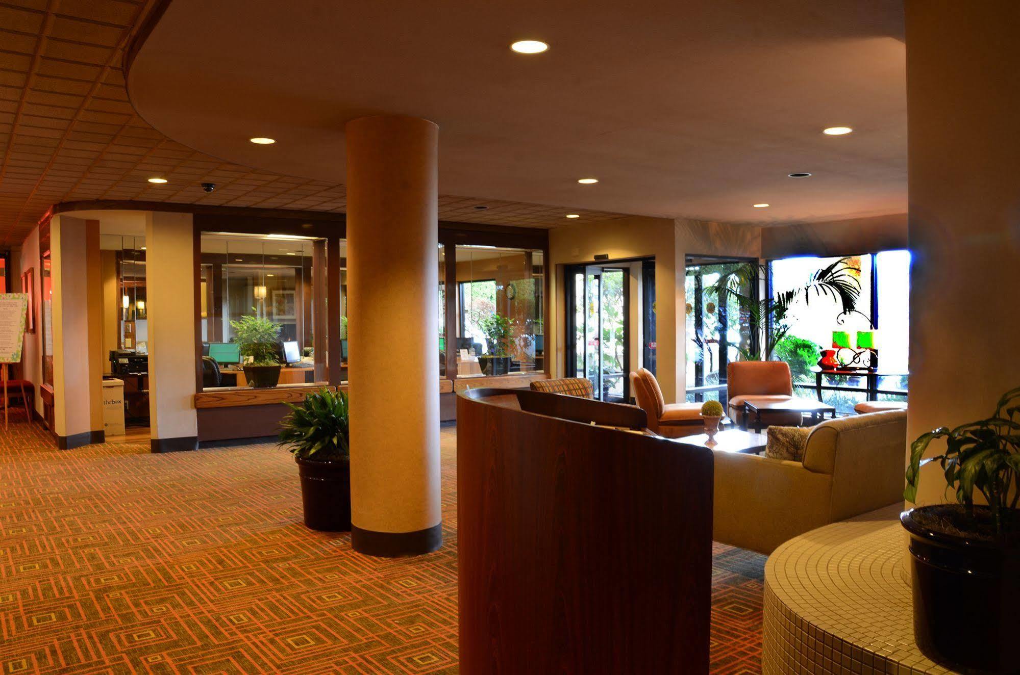 Monarch Hotel & Conference Center Clackamas Extérieur photo